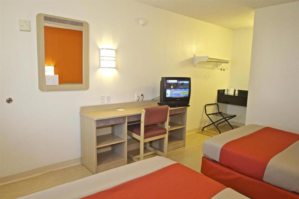 Motel 6 Chicago Southwest - Aurora Room photo
